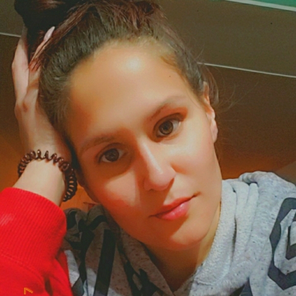 Meet your Posher, Alicia - Picture 1 of 1